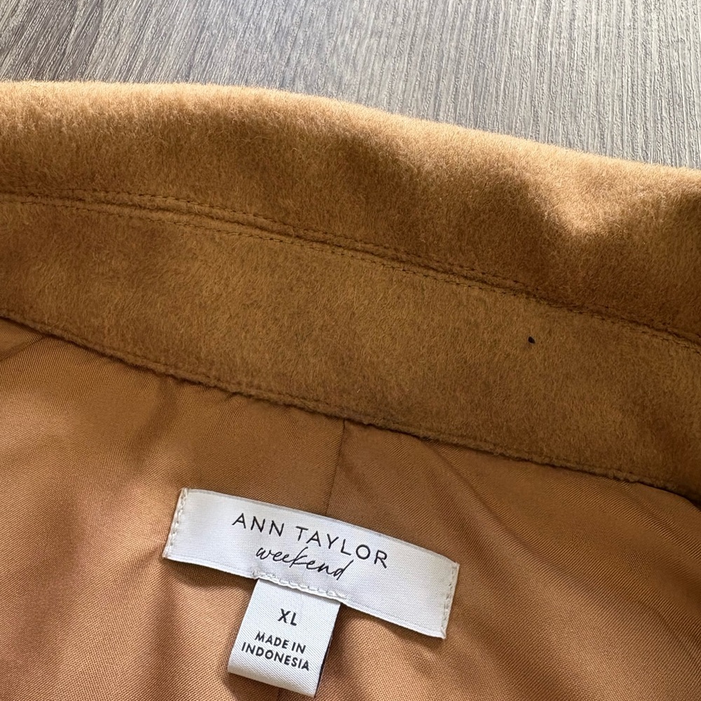 Ann Taylor Weekend quilted jacket - Picture 2 of 7